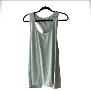 Jockey/Old Navy Active Set 3 Tank Tops, (green, pink) (see pics) XXL EUC, NWT